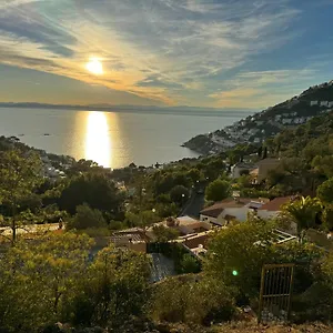 Avec Piscine Et Magnifique Vue , Roses Espagne